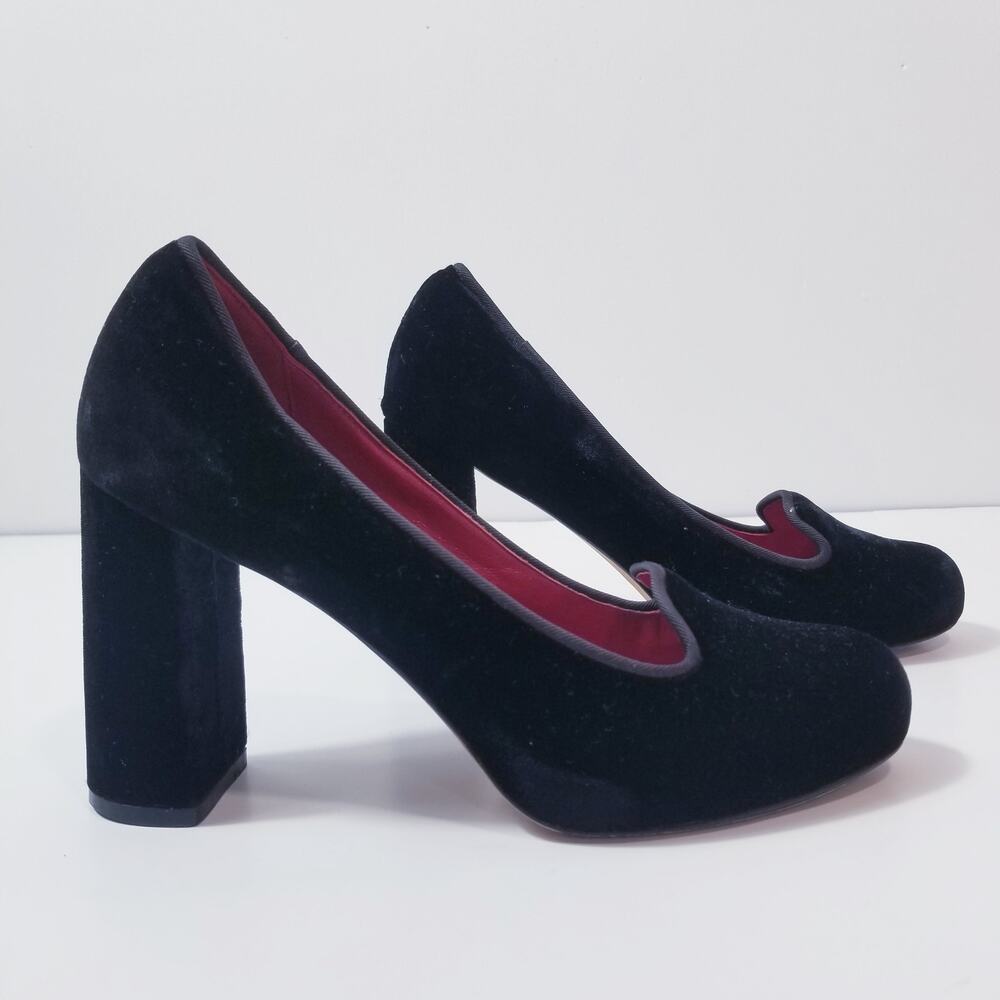 Cole Haan Black Suede Red Quilted Insole Blocked Heels Pump Round Toes
